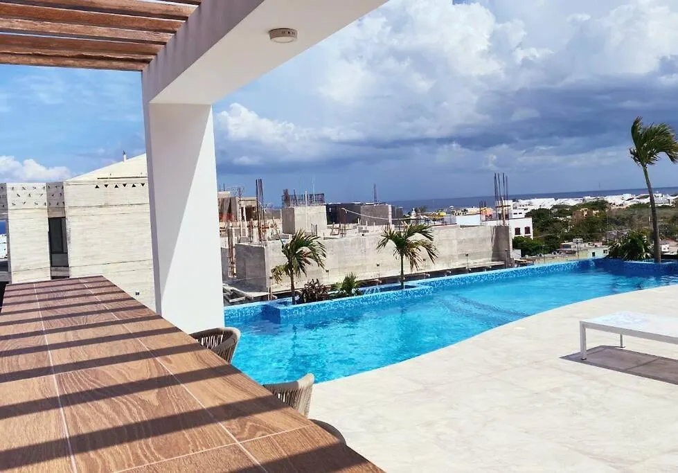 Playa Del Carmen Downtown Studio With Rooftop Pool - Walk To 5Th Ave & The Beach 0*, Playa del Carmen