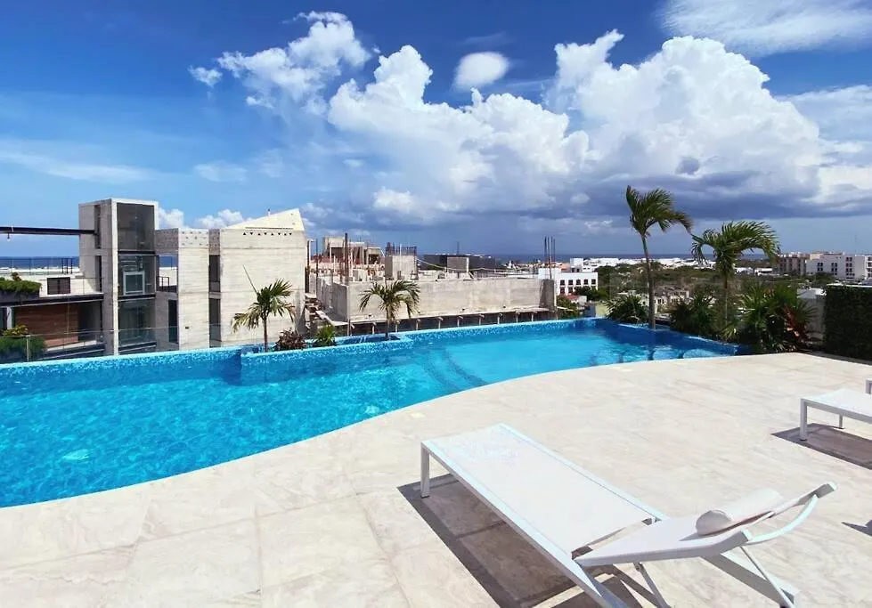 Playa Del Carmen Downtown Studio With Rooftop Pool - Walk To 5Th Ave & The Beach